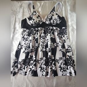 TANKINI Top Women's Plus Size 2X Black & White Floral Swimwear, Tankini Top Only